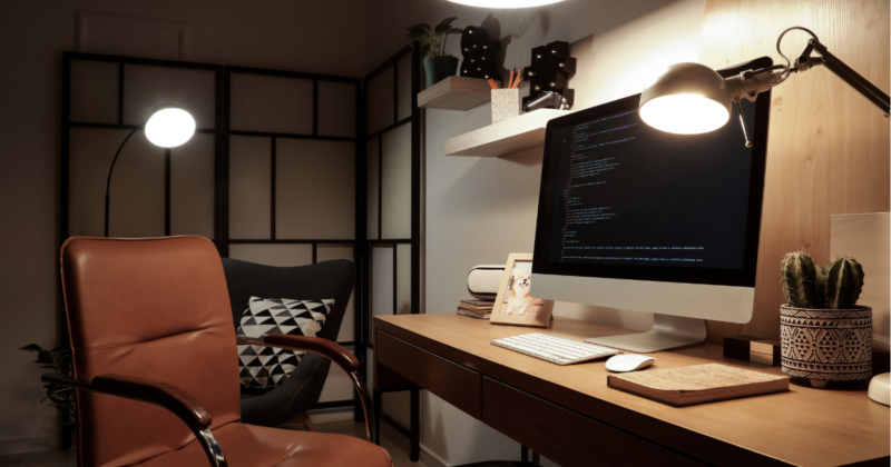 職場でのハラスメント調査やヒアリングを象徴するイメージ